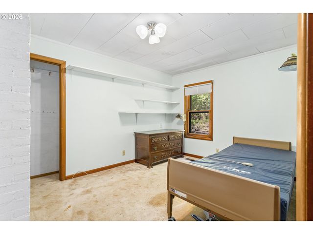 18300 BRYANT Rd, Lake Oswego, OR 97034
