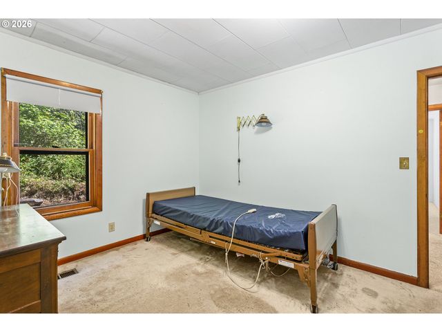 18300 BRYANT Rd, Lake Oswego, OR 97034