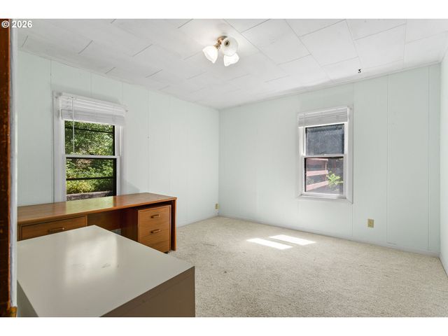18300 BRYANT Rd, Lake Oswego, OR 97034