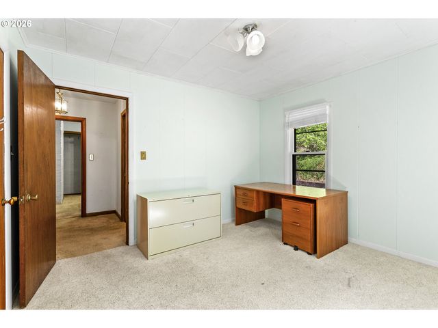 18300 BRYANT Rd, Lake Oswego, OR 97034