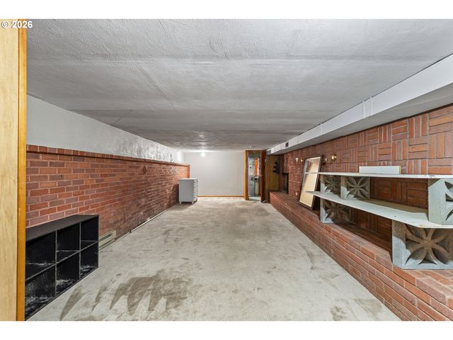 18300 BRYANT Rd, Lake Oswego, OR 97034