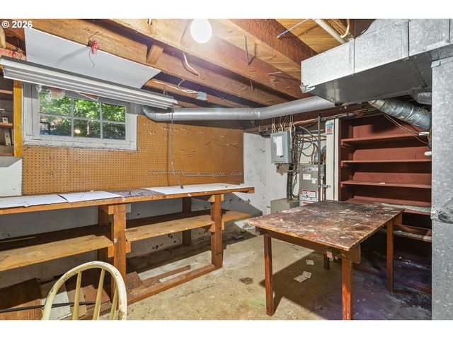 18300 BRYANT Rd, Lake Oswego, OR 97034