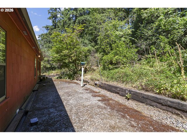 18300 BRYANT Rd, Lake Oswego, OR 97034