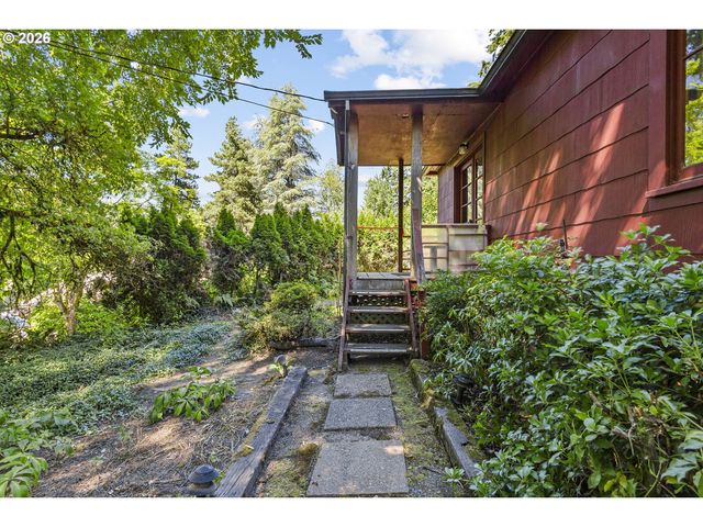 18300 BRYANT Rd, Lake Oswego, OR 97034