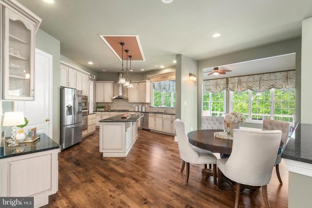 9 GOLDFINCH CIR, Phoenixville, PA 19460