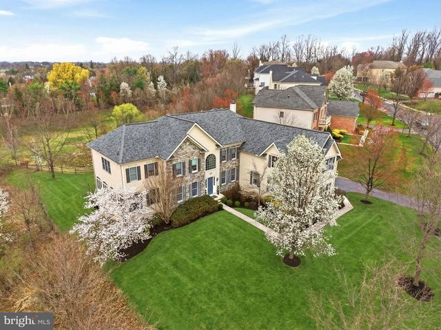 9 GOLDFINCH CIR, Phoenixville, PA 19460