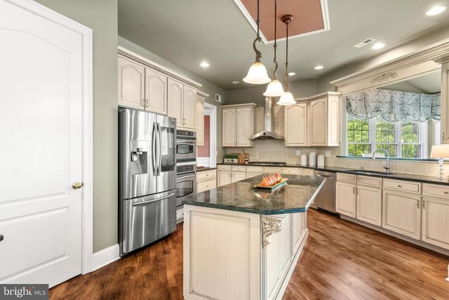 9 GOLDFINCH CIR, Phoenixville, PA 19460