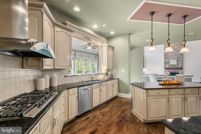 9 GOLDFINCH CIR, Phoenixville, PA 19460
