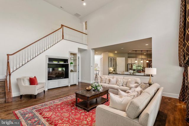 9 GOLDFINCH CIR, Phoenixville, PA 19460