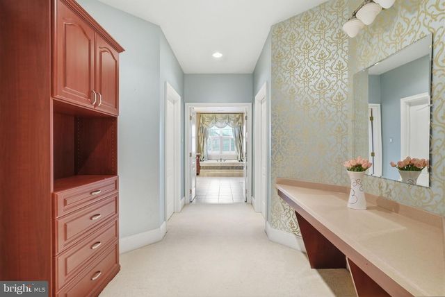 9 GOLDFINCH CIR, Phoenixville, PA 19460