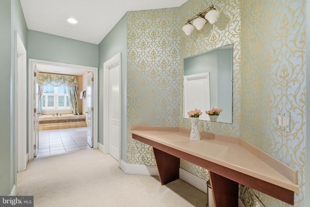 9 GOLDFINCH CIR, Phoenixville, PA 19460