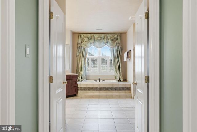 9 GOLDFINCH CIR, Phoenixville, PA 19460
