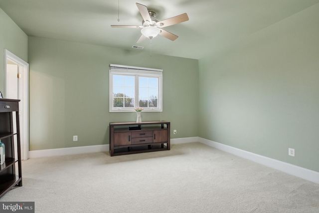9 GOLDFINCH CIR, Phoenixville, PA 19460
