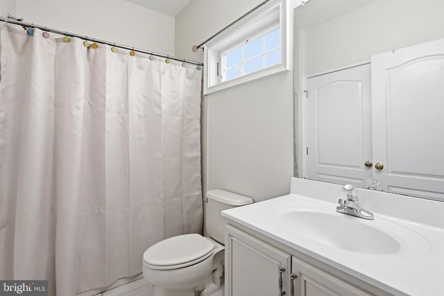 9 GOLDFINCH CIR, Phoenixville, PA 19460