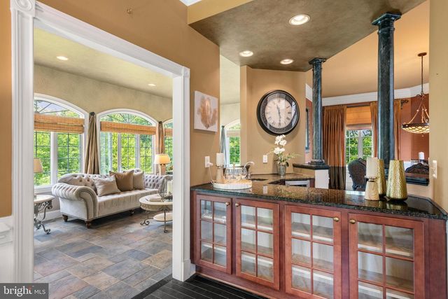 9 GOLDFINCH CIR, Phoenixville, PA 19460
