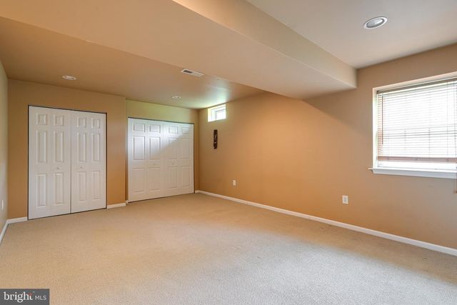 9 GOLDFINCH CIR, Phoenixville, PA 19460