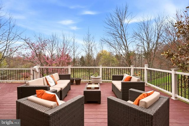 9 GOLDFINCH CIR, Phoenixville, PA 19460