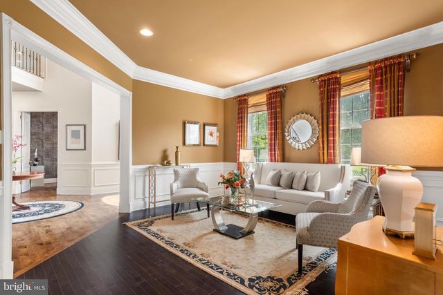 9 GOLDFINCH CIR, Phoenixville, PA 19460
