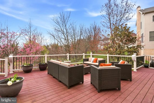 9 GOLDFINCH CIR, Phoenixville, PA 19460