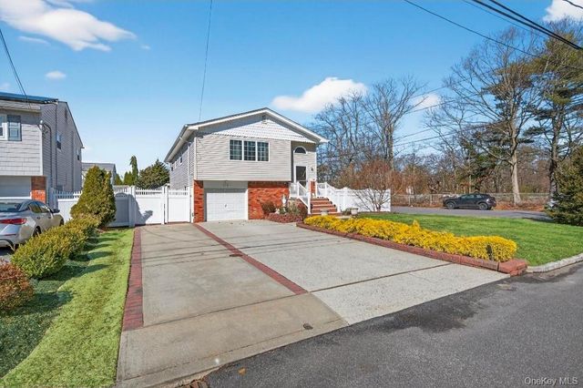 114 Westchester Avenue, West Babylon, NY 11704