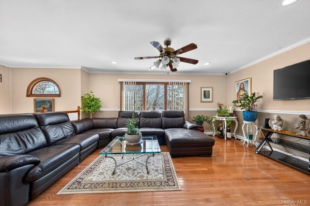 114 Westchester Avenue, West Babylon, NY 11704