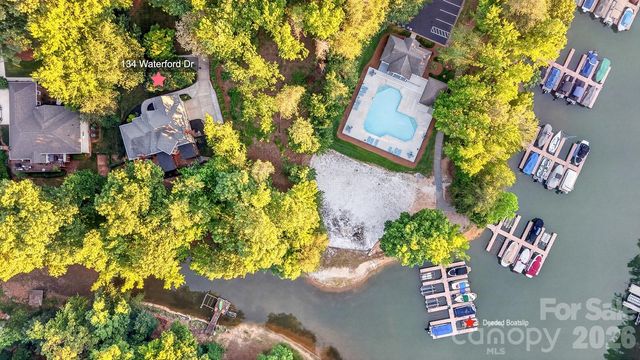 134 Waterford Drive, Mooresville, NC 28117