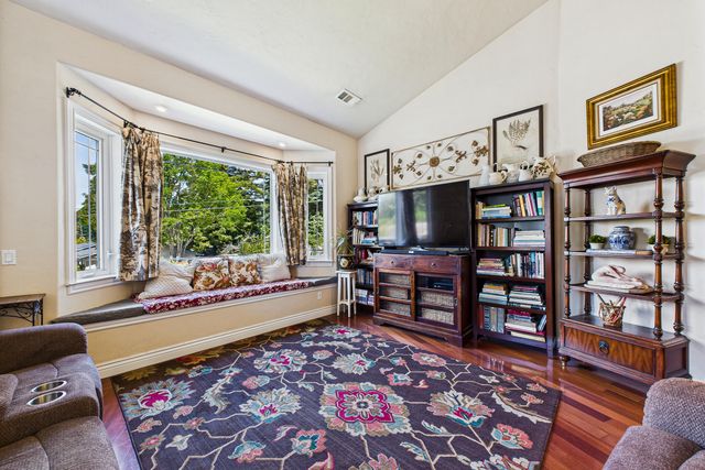 128 Park Avenue, Blue Lake, CA 95525