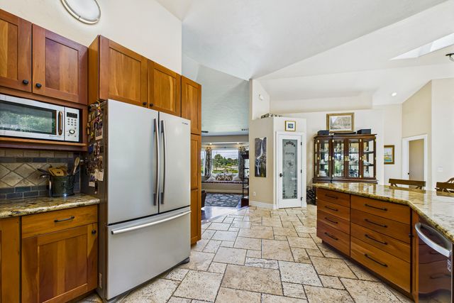 128 Park Avenue, Blue Lake, CA 95525