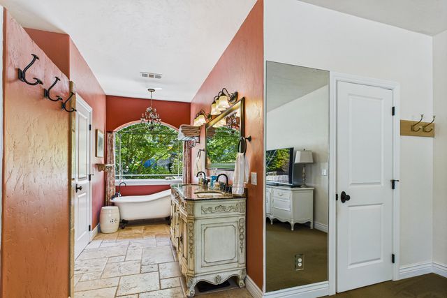 128 Park Avenue, Blue Lake, CA 95525