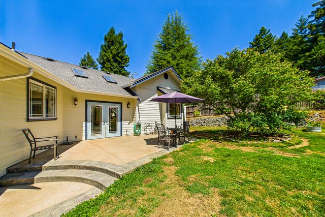 128 Park Avenue, Blue Lake, CA 95525
