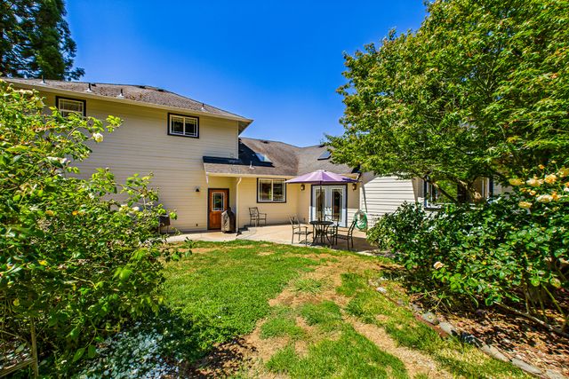 128 Park Avenue, Blue Lake, CA 95525