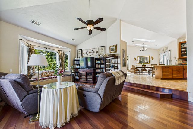 128 Park Avenue, Blue Lake, CA 95525