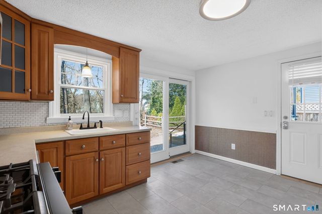 27 Checkerberry Lane 27, Glastonbury, CT 06033