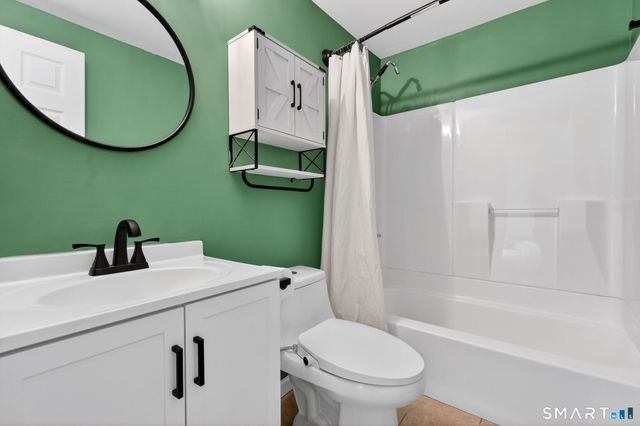 27 Checkerberry Lane 27, Glastonbury, CT 06033