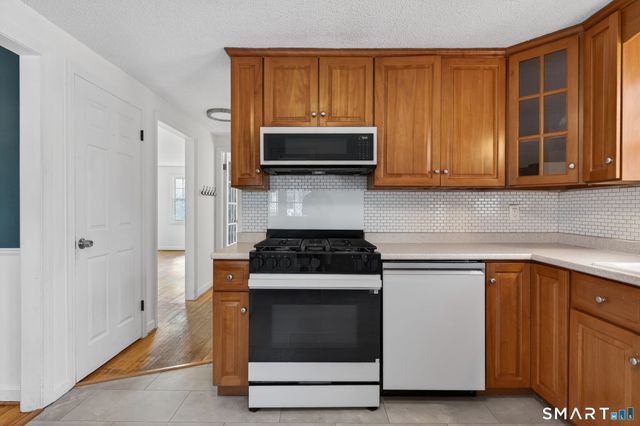 27 Checkerberry Lane 27, Glastonbury, CT 06033