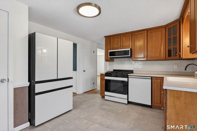 27 Checkerberry Lane 27, Glastonbury, CT 06033