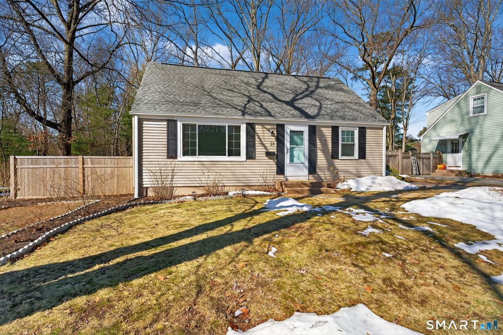 27 Checkerberry Lane 27, Glastonbury, CT 06033