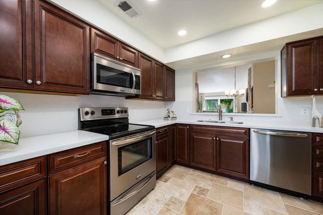 130 Desert Falls Drive E, Palm Desert, CA 92211