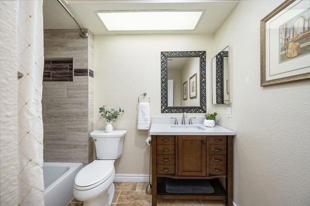 130 Desert Falls Drive E, Palm Desert, CA 92211