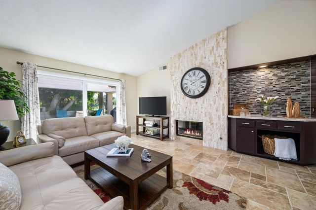 130 Desert Falls Drive E, Palm Desert, CA 92211