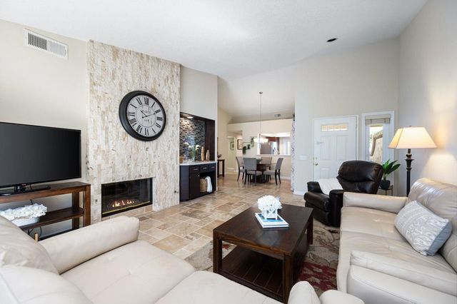 130 Desert Falls Drive E, Palm Desert, CA 92211