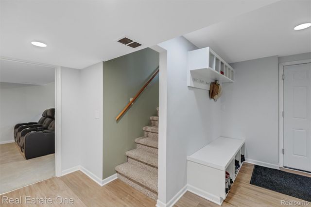 1045 Clara Street, Commerce Charter Township, MI 48390