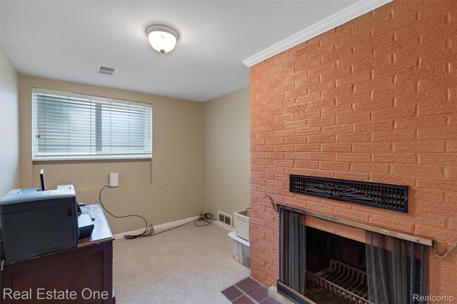 1045 Clara Street, Commerce Charter Township, MI 48390