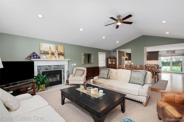 1045 Clara Street, Commerce Charter Township, MI 48390