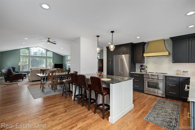 1045 Clara Street, Commerce Charter Township, MI 48390