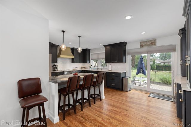 1045 Clara Street, Commerce Charter Township, MI 48390