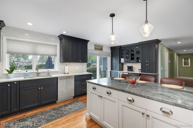 1045 Clara Street, Commerce Charter Township, MI 48390