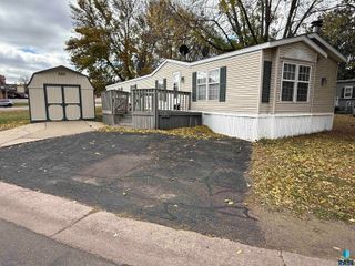 1 S Lafayette Pl Place, Sioux Falls, SD 57110