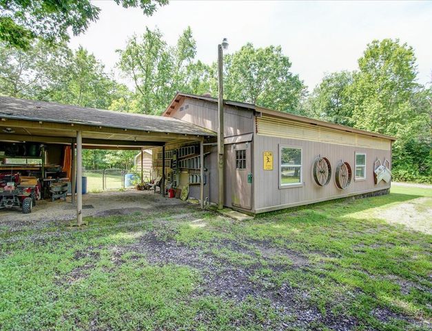 32 Cinnamon Lane, Mount Ida, AR 71957