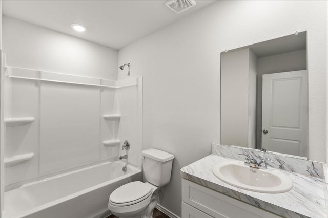 303 Victory Drive, Mabank, TX 75147